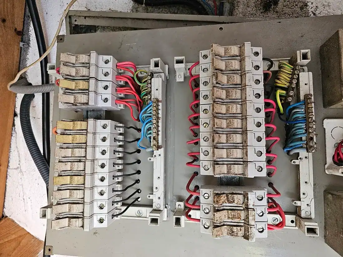 Réalisation LP Elec : rénovation et mise aux normes électrique près de La Rochelle