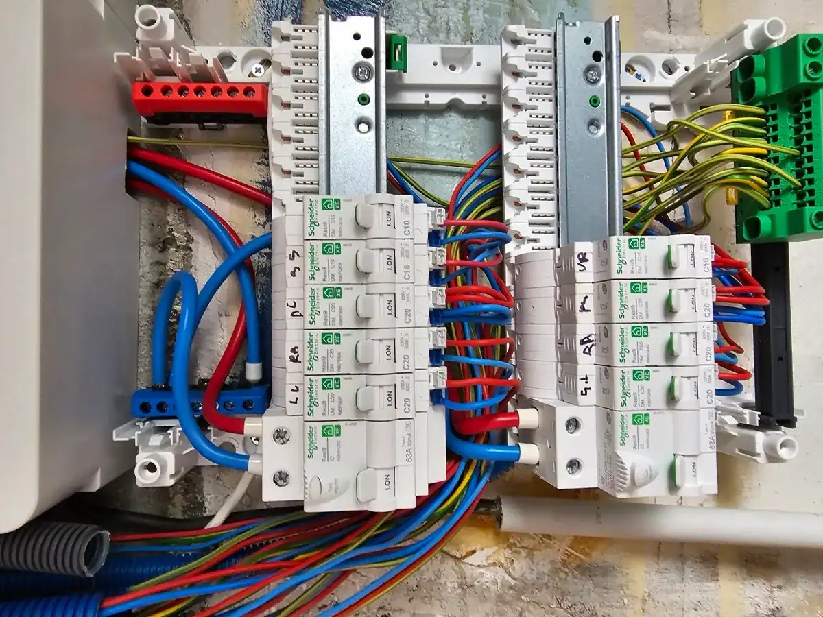 Réalisation LP Elec : rénovation et mise aux normes électrique près de La Rochelle